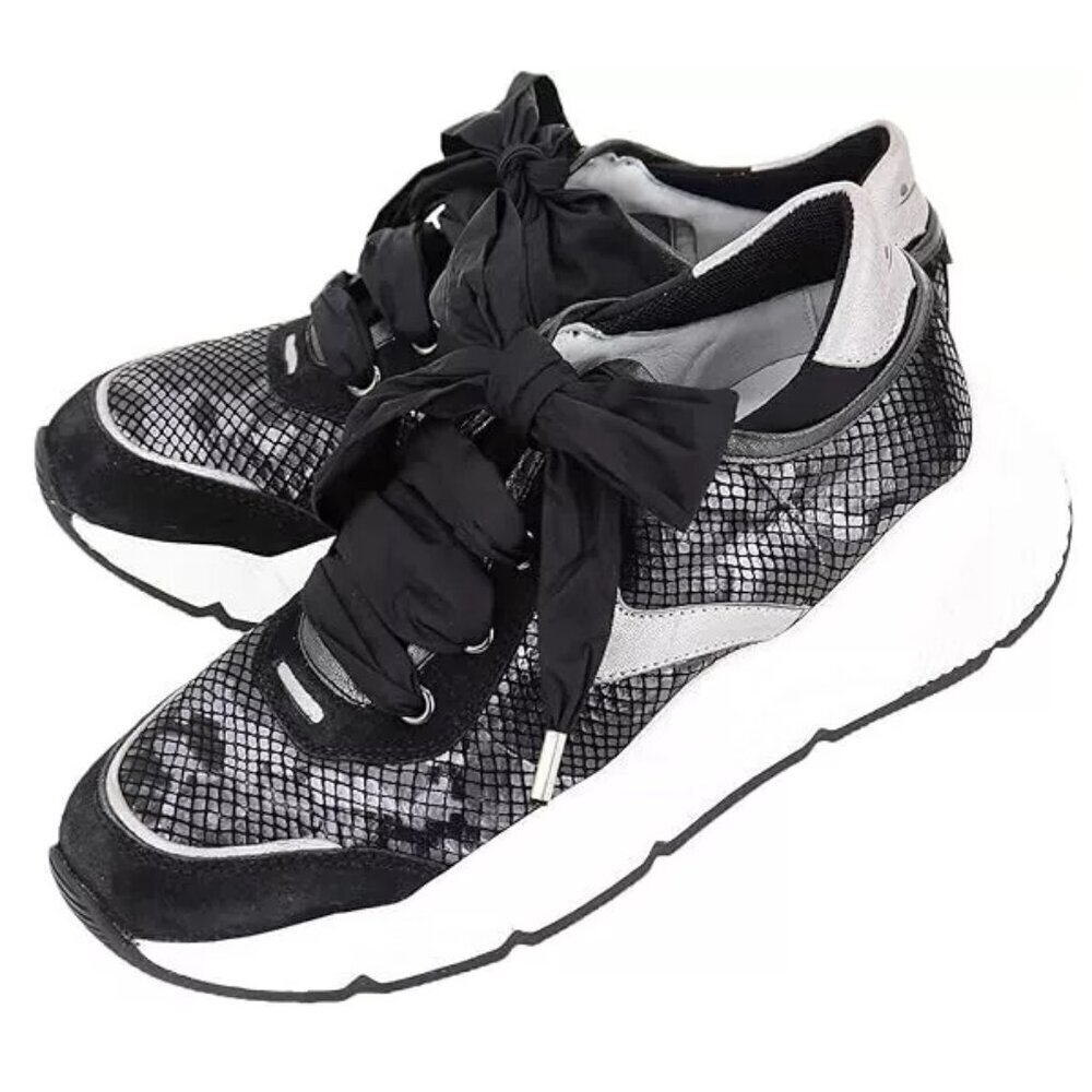 Voile Blanche Black Mesh Sneakers with White Soles